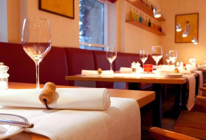 Отель Vienna House By Wyndham Baltic Stralsund