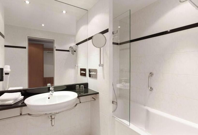 Отель Vienna House By Wyndham Baltic Stralsund