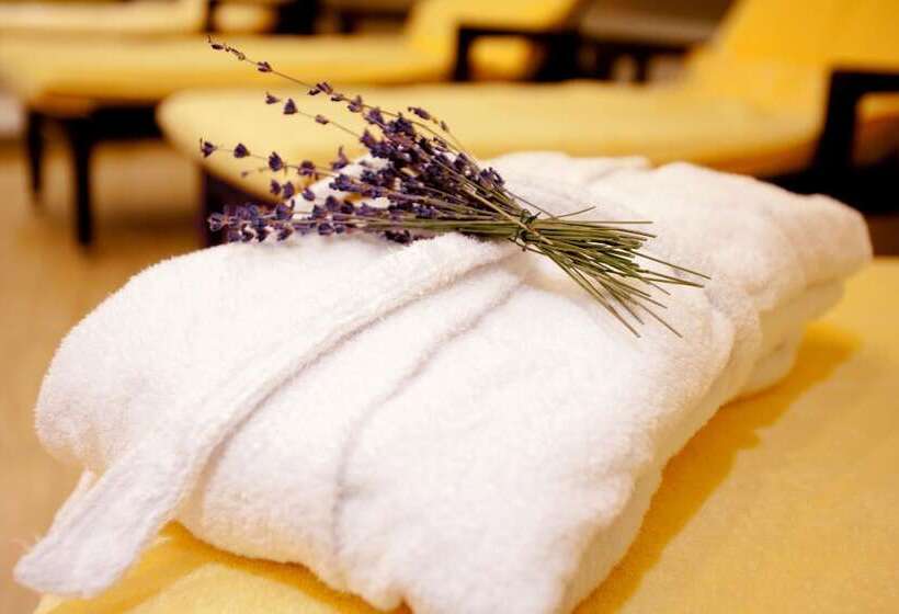 Отель Vienna House By Wyndham Baltic Stralsund