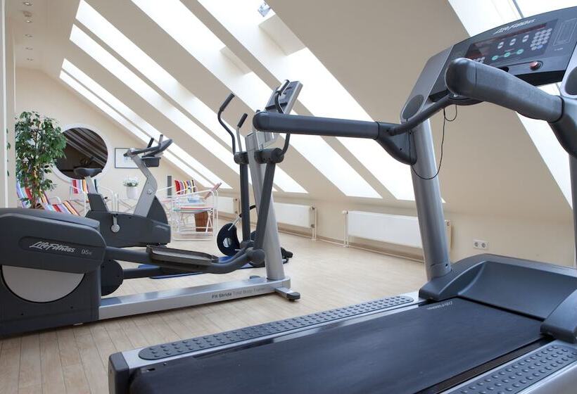 Отель Vienna House By Wyndham Baltic Stralsund