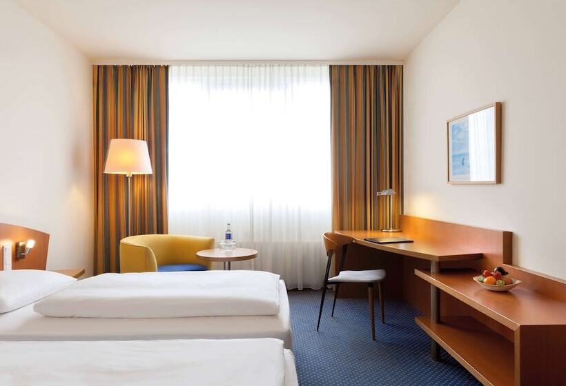 Отель Vienna House By Wyndham Baltic Stralsund