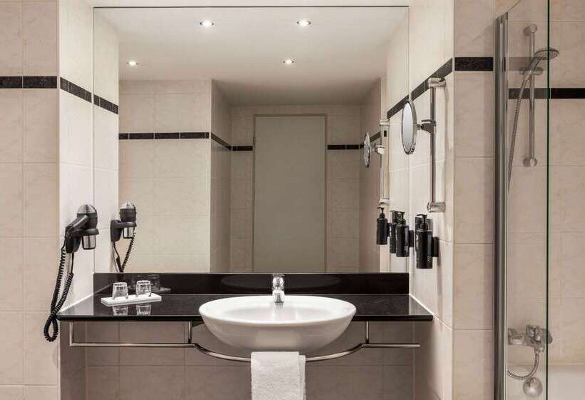 בית מלון כפרי Vienna House By Wyndham Thüringer Hof Eisenach