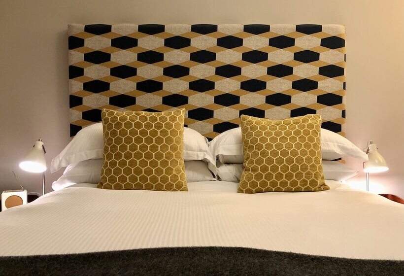 בית מלון כפרי Westwood House