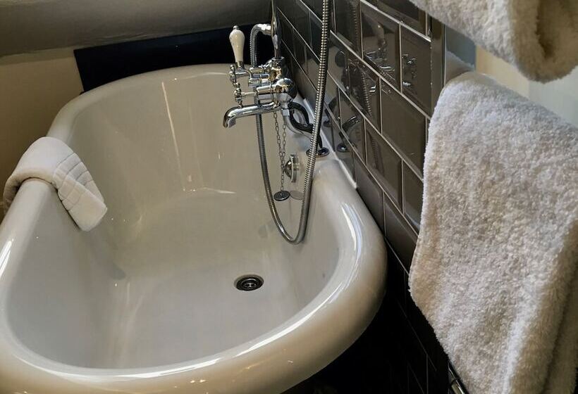 فندق Westwood House