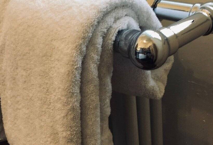 בית מלון כפרי Westwood House