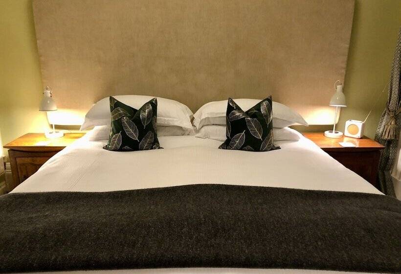 فندق Westwood House