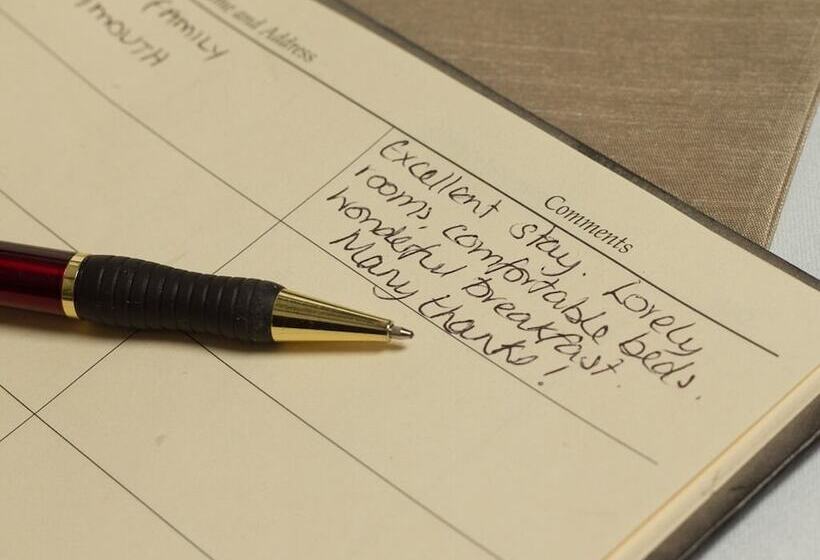 فندق Westwood House