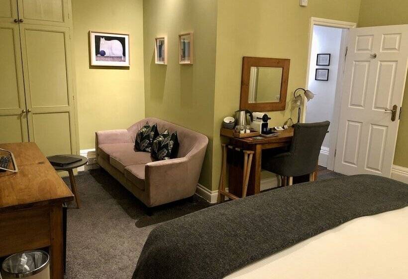 فندق Westwood House