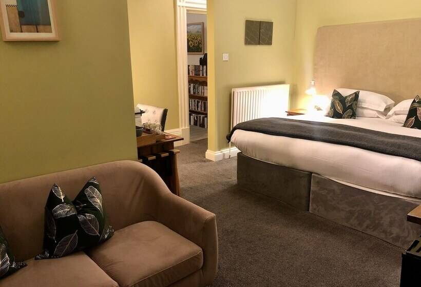 فندق Westwood House