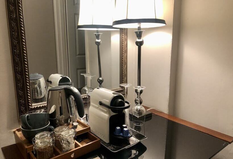 בית מלון כפרי Westwood House