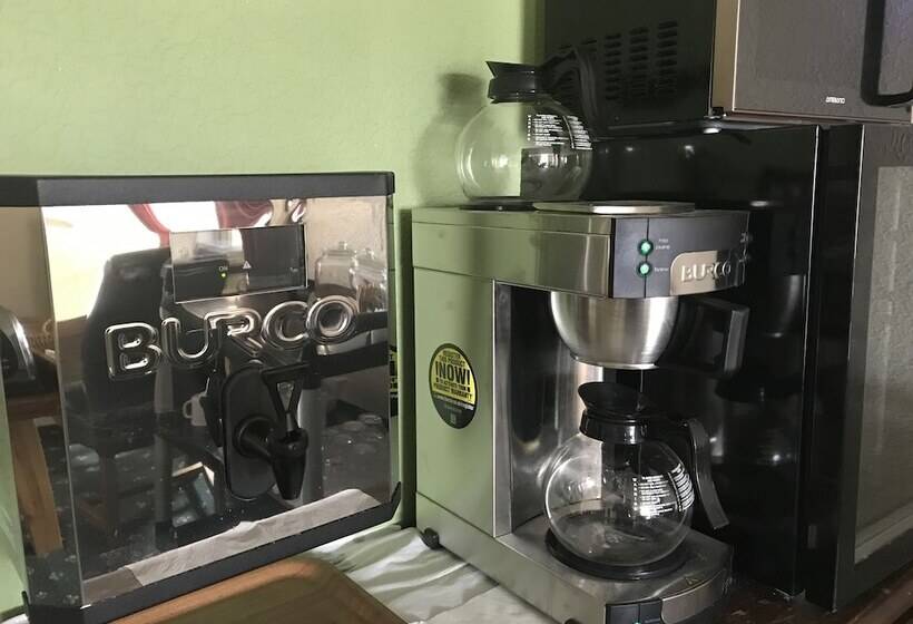 فندق Winston Manor