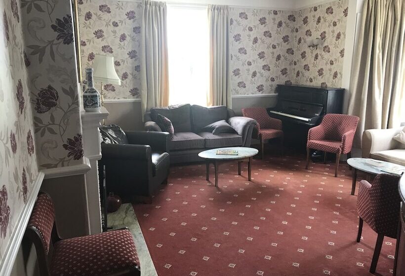 فندق Winston Manor