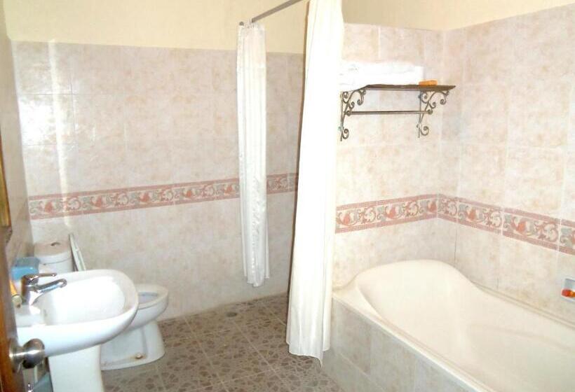 אתר נופש At The Beach Candidasa