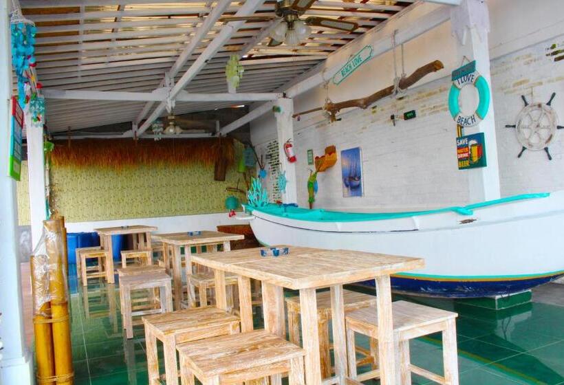 リゾートホテル At The Beach Candidasa