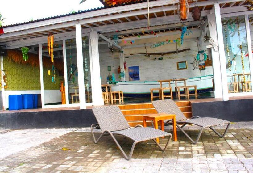 リゾートホテル At The Beach Candidasa