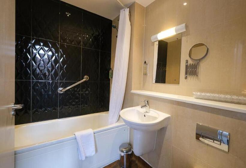 The Unicorn Hotel Wetherspoon