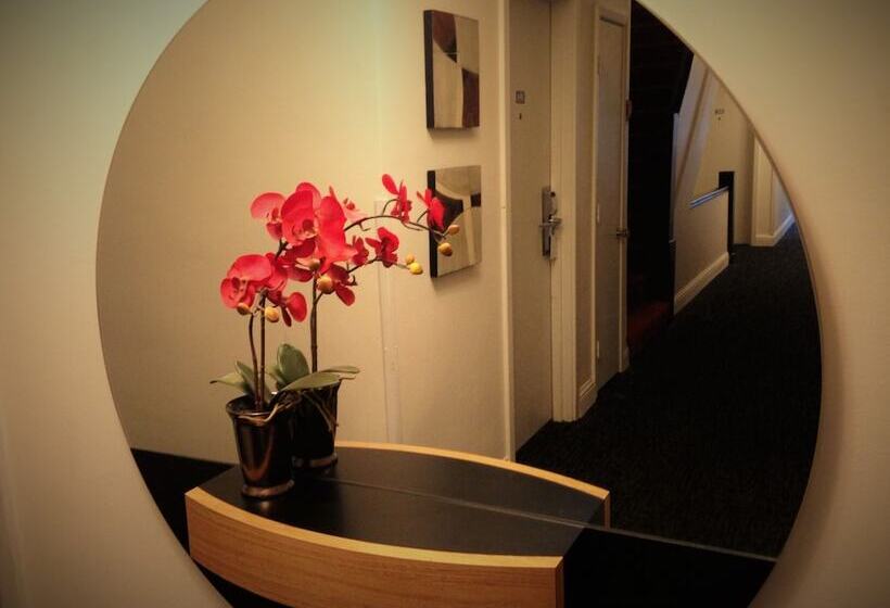 Touchstone Hotel   City Center