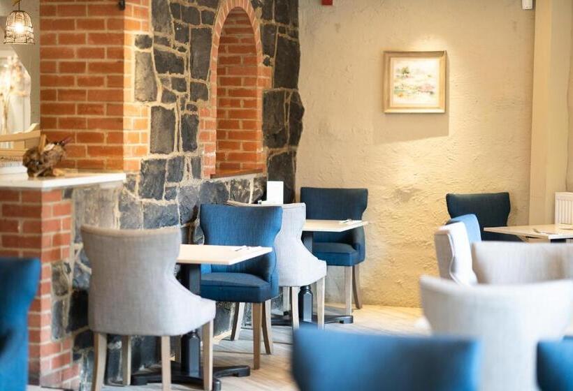 Bushtown Hotel & Spa