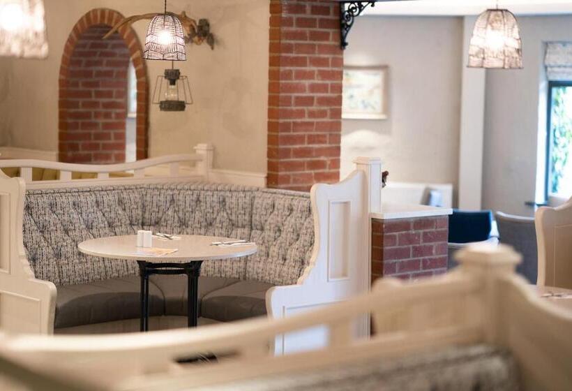 Bushtown Hotel & Spa