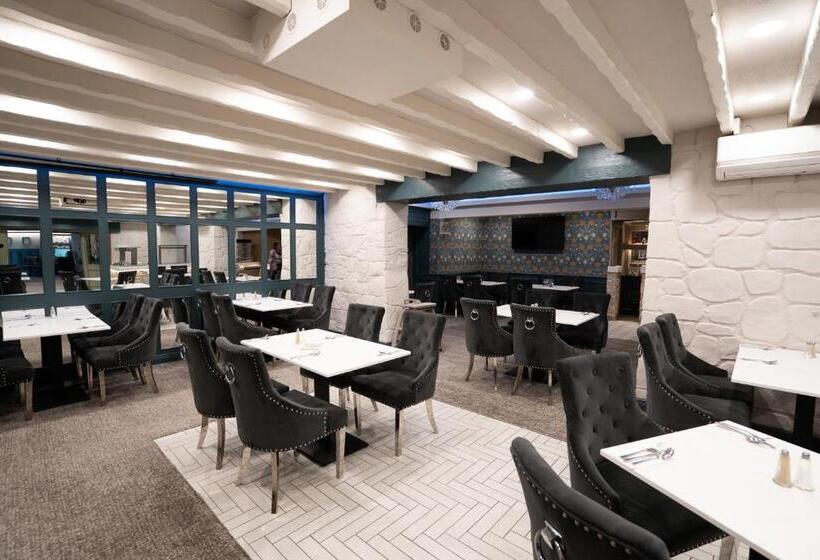 Bushtown Hotel & Spa