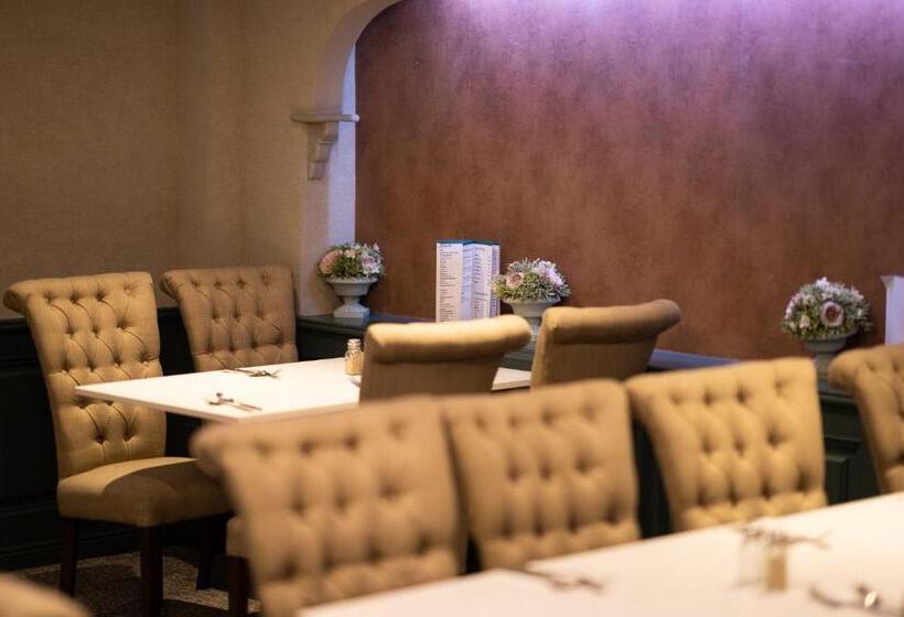 Bushtown Hotel & Spa