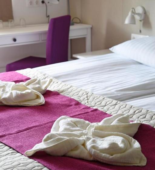 호텔 Admiral Family Resort