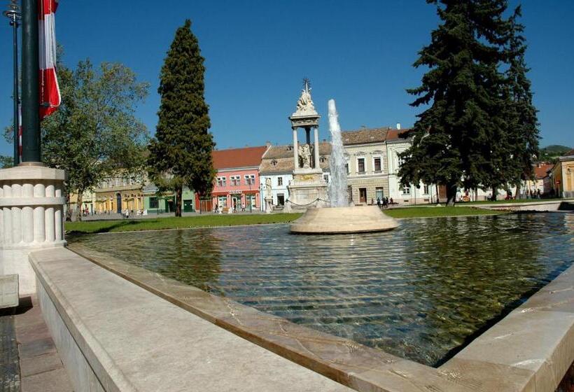 Отель Alabárdos Panzió és Apartmanház