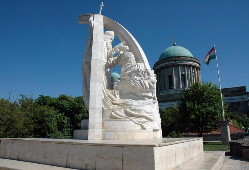 호텔 Alabárdos Panzió és Apartmanház