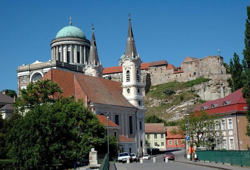 Отель Alabárdos Panzió és Apartmanház
