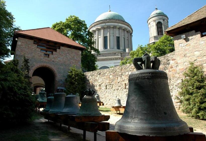 Отель Alabárdos Panzió és Apartmanház