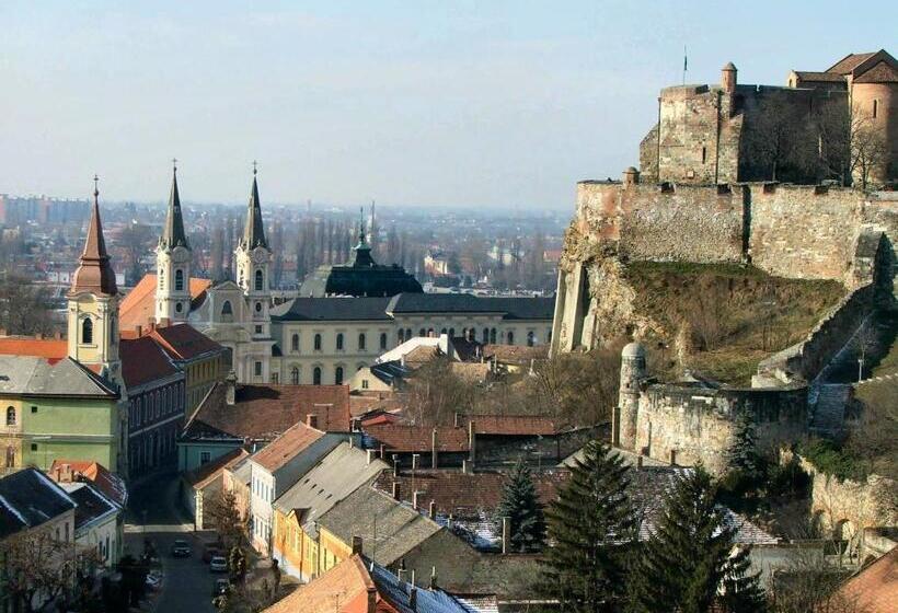 Отель Alabárdos Panzió és Apartmanház