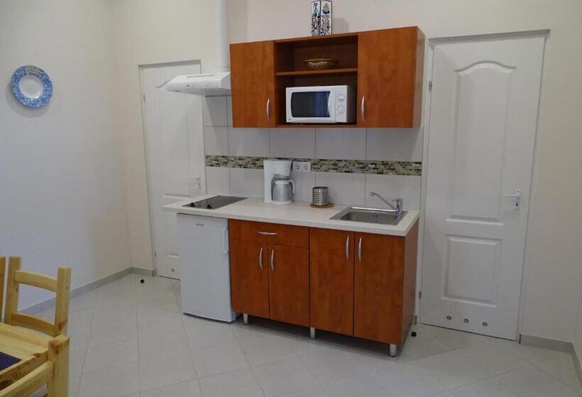 Отель Alabárdos Panzió és Apartmanház