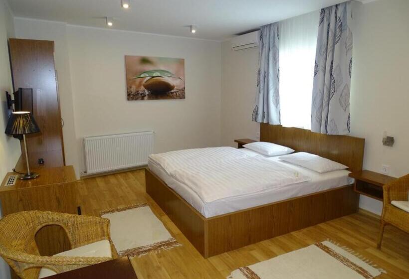 Отель Alabárdos Panzió és Apartmanház