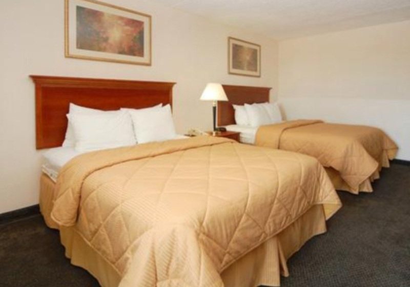 בית מלון כפרי Baymont Inn & Suites Clearwater Dunedin