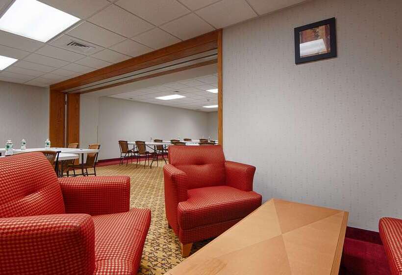 בית מלון כפרי Best Western Danbury/bethel