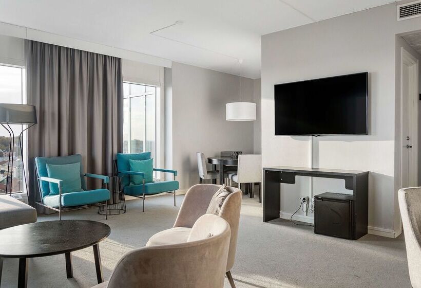 Best Western Plus Hotel Plaza