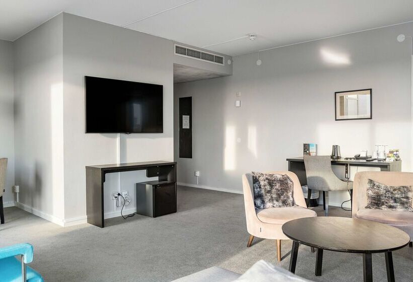 Best Western Plus Hotel Plaza