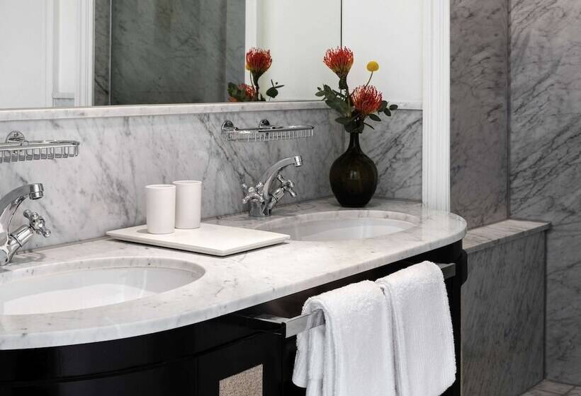 Отель Cape Grace, A Fairmont Managed