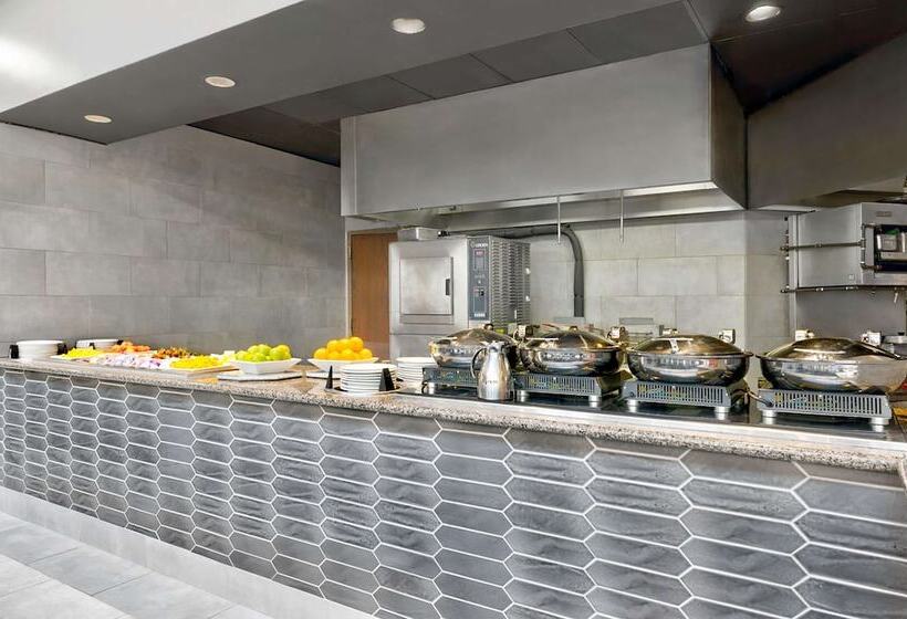 בית מלון כפרי Doubletree By Hilton Davenport