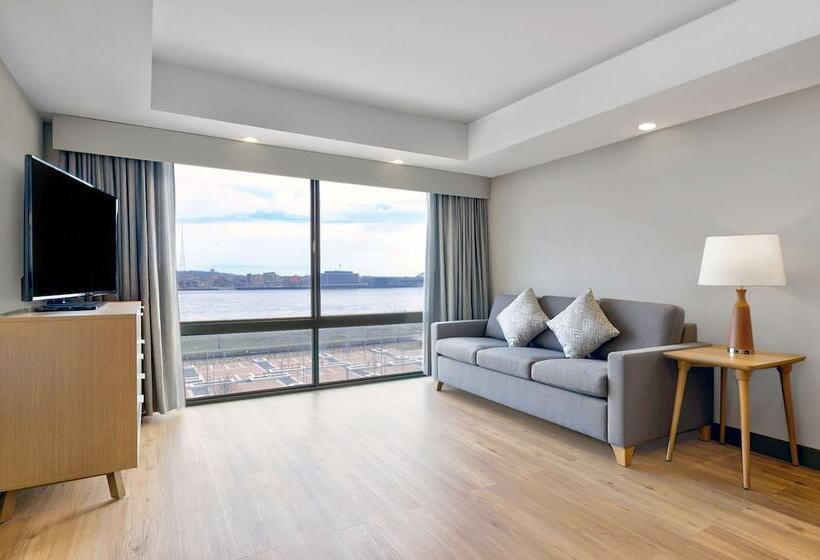 בית מלון כפרי Doubletree By Hilton Davenport