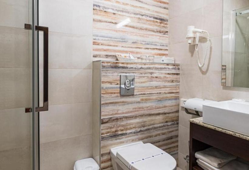 酒店 Flamingó Wellness