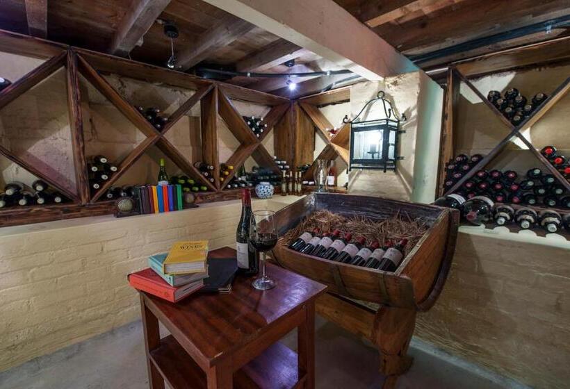 هتل Hacklewood Hill Country House