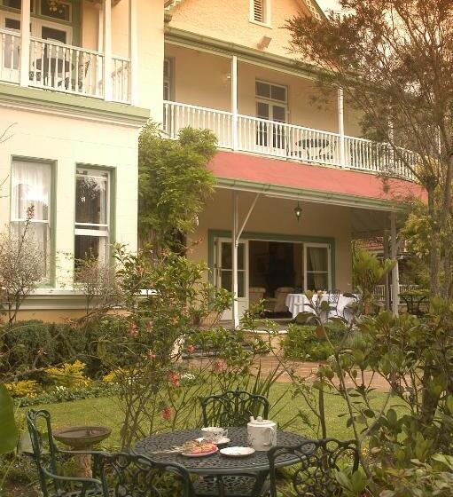 هتل Hacklewood Hill Country House