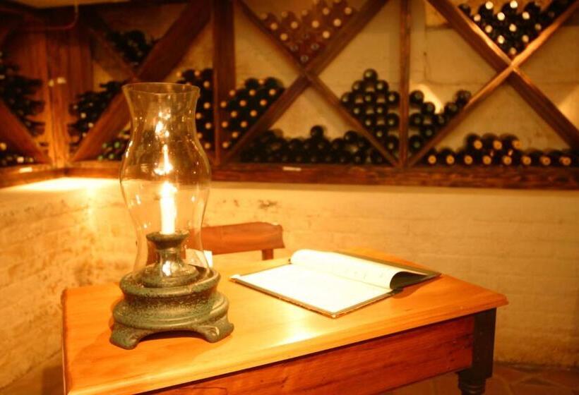 هتل Hacklewood Hill Country House