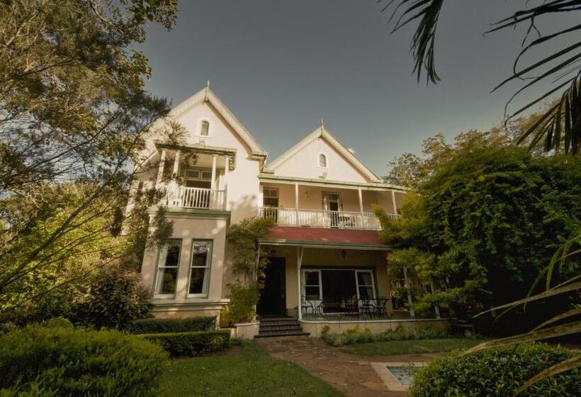 هتل Hacklewood Hill Country House