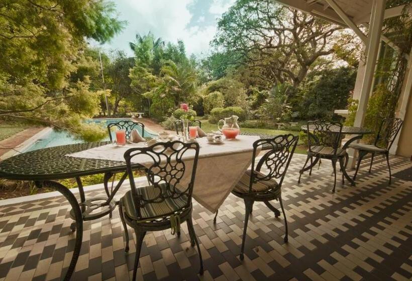 호텔 Hacklewood Hill Country House