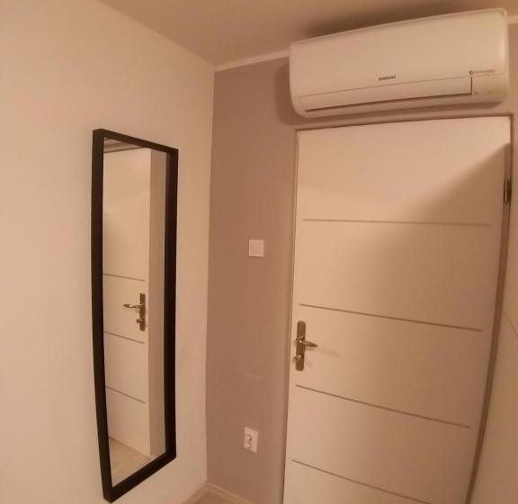 בית מלון כפרי Hi Hostel Pula