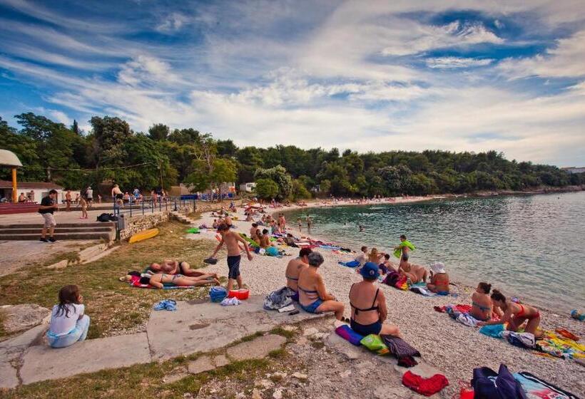 בית מלון כפרי Hi Hostel Pula