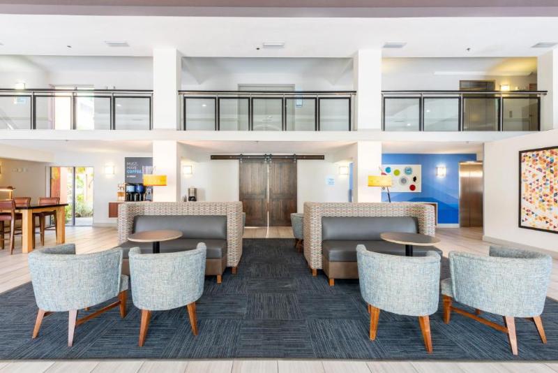 Holiday Inn Express Hotel & Suites Bradenton West, An Ihg