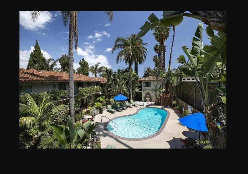 فندق Inn By The Harbor